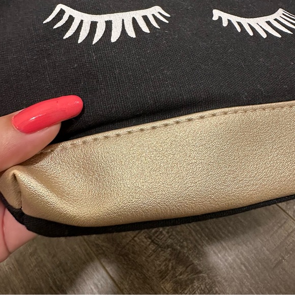 Ipsy Eyelash Mini Makeup Pouch Zip Closure Bag Organizer Pens Black Gold Beauty - Picture 3 of 8